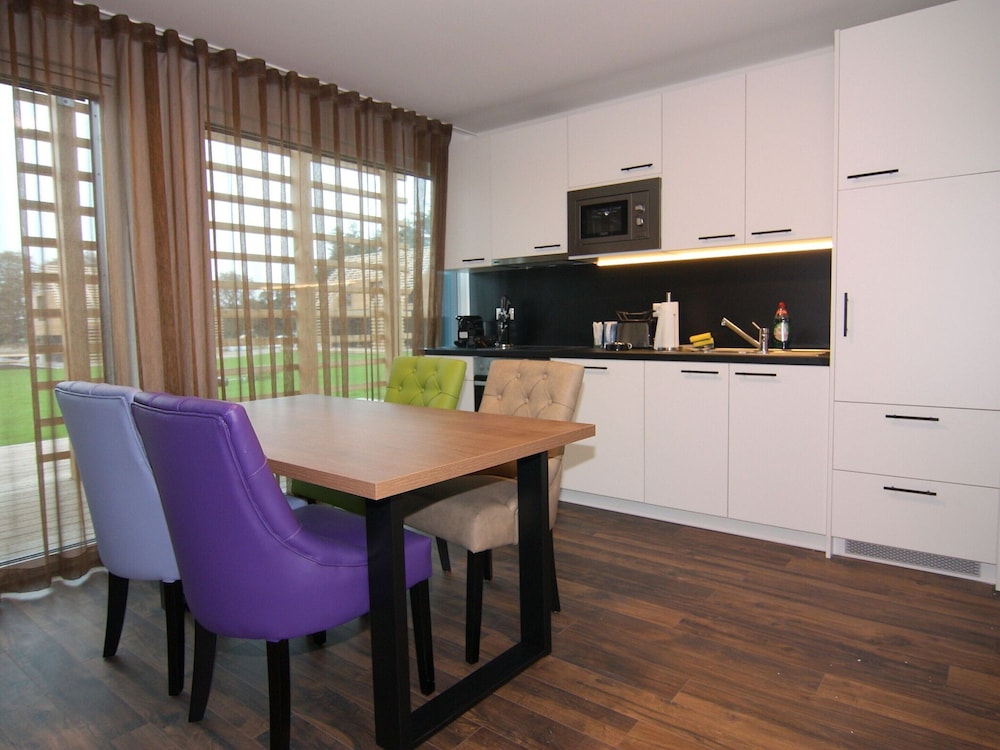 Chalet Near Schwerin With Golf & Castle Views