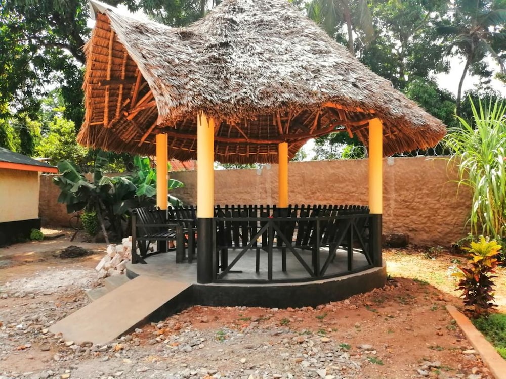 Ukunda Vacations - Diani Travelers Guest House - Property Image 12