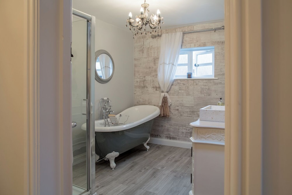 Charming 2 BD House in Tewkesbury Centre