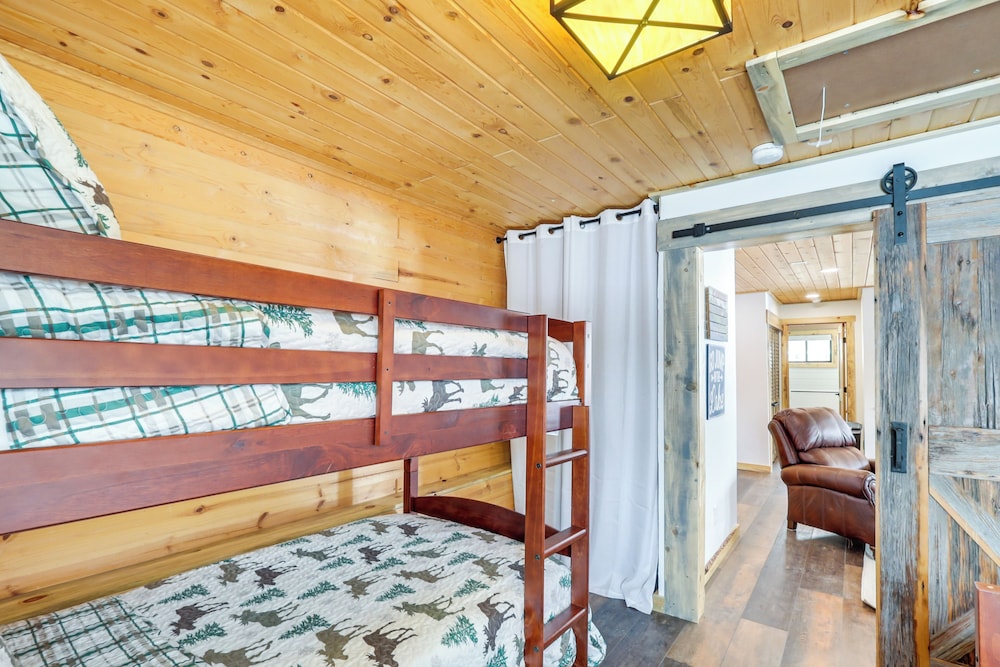 Modern Granby Retreat: Fish, Hike & Relax!