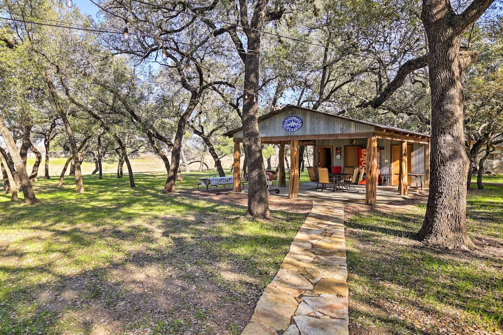 Blanco Riverfront Historic Home, 3 Mi to Downtown! view 3