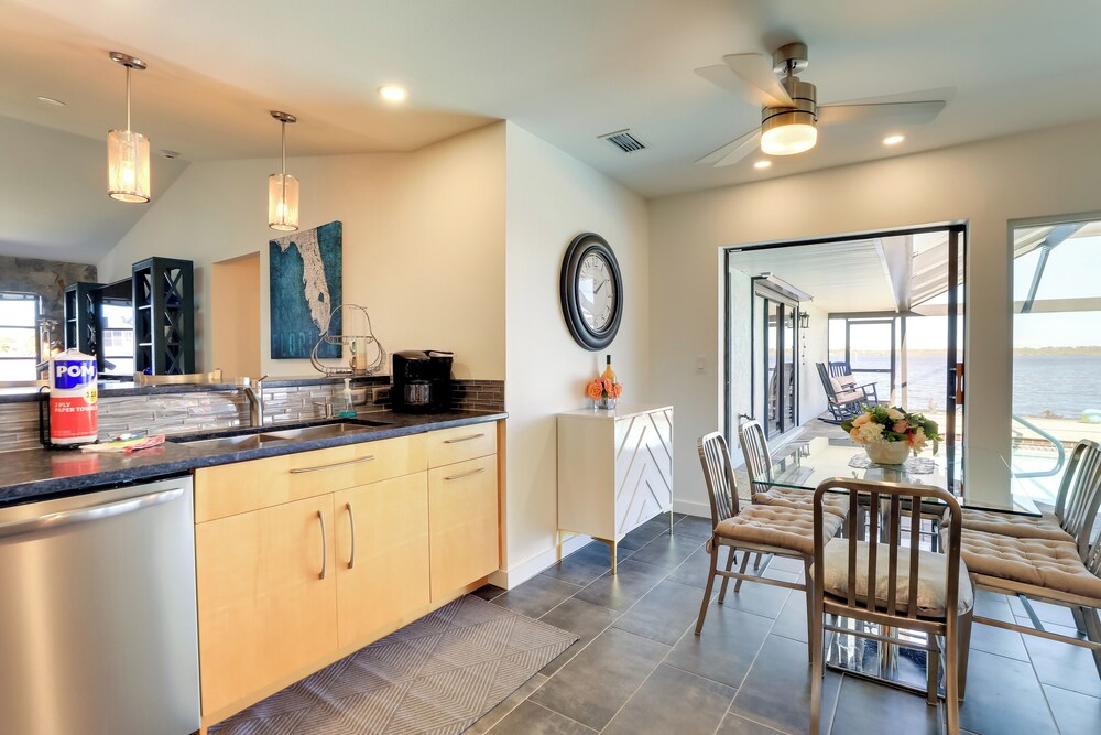 Riverfront Gem w/ Hot Tub & Pool in Port Charlotte