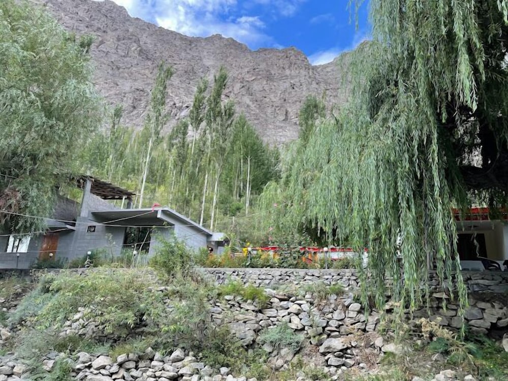 SHAHI Resort kachura view 4