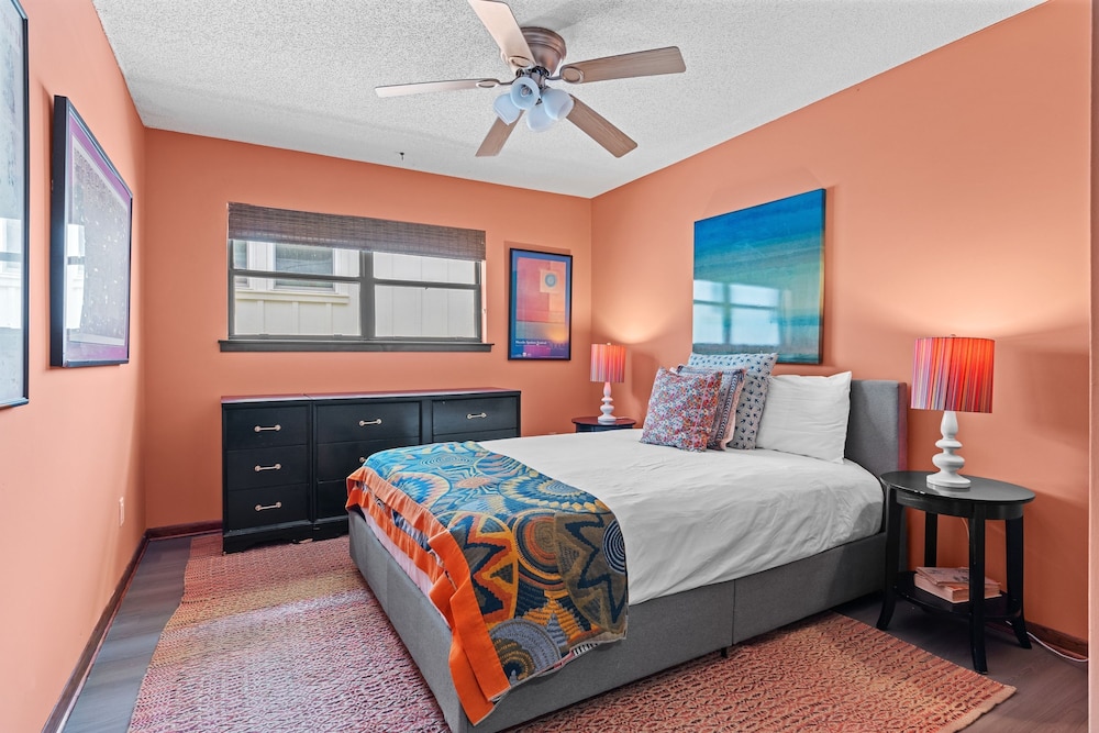 As You Like It by Avantstay Steps to Beach Bikes Sleeps 18