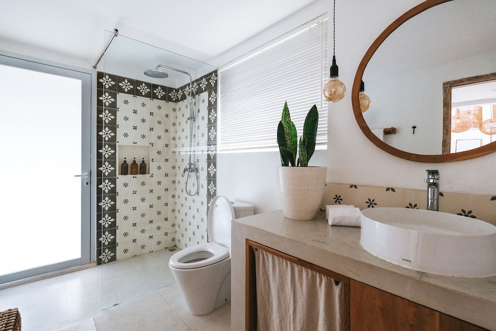 Sun & Moon Villa - Image 5