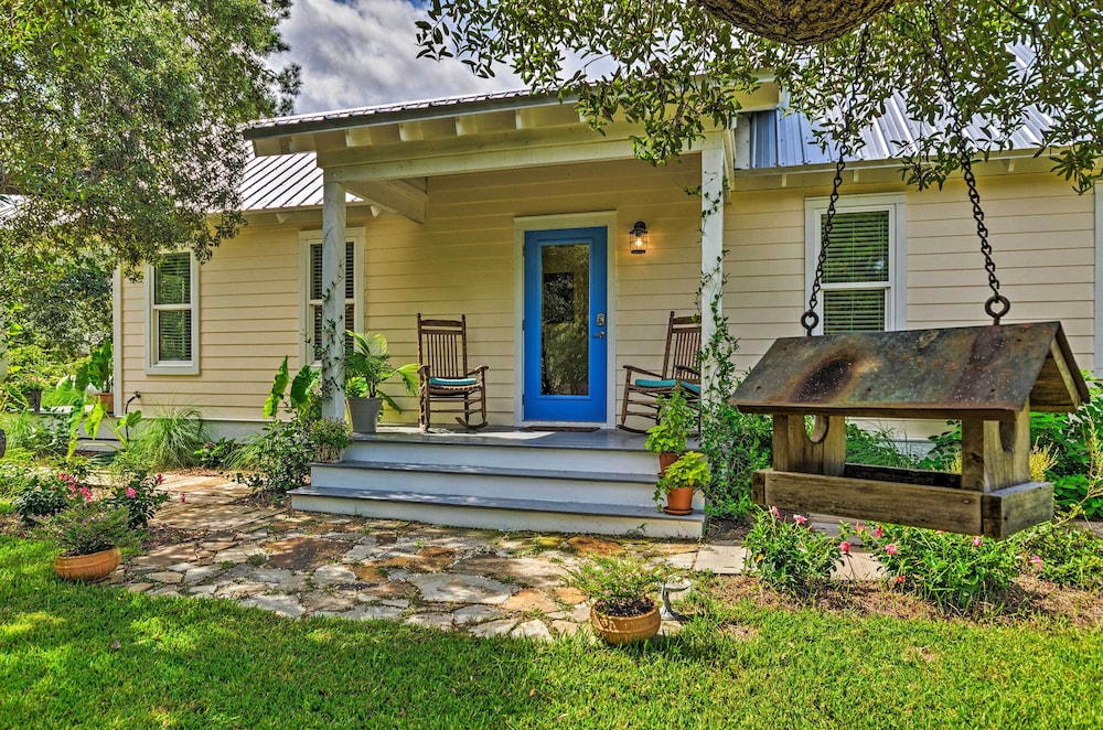 Seagrove Beach Studio - 1/4 Mi to Beach Access! view 4