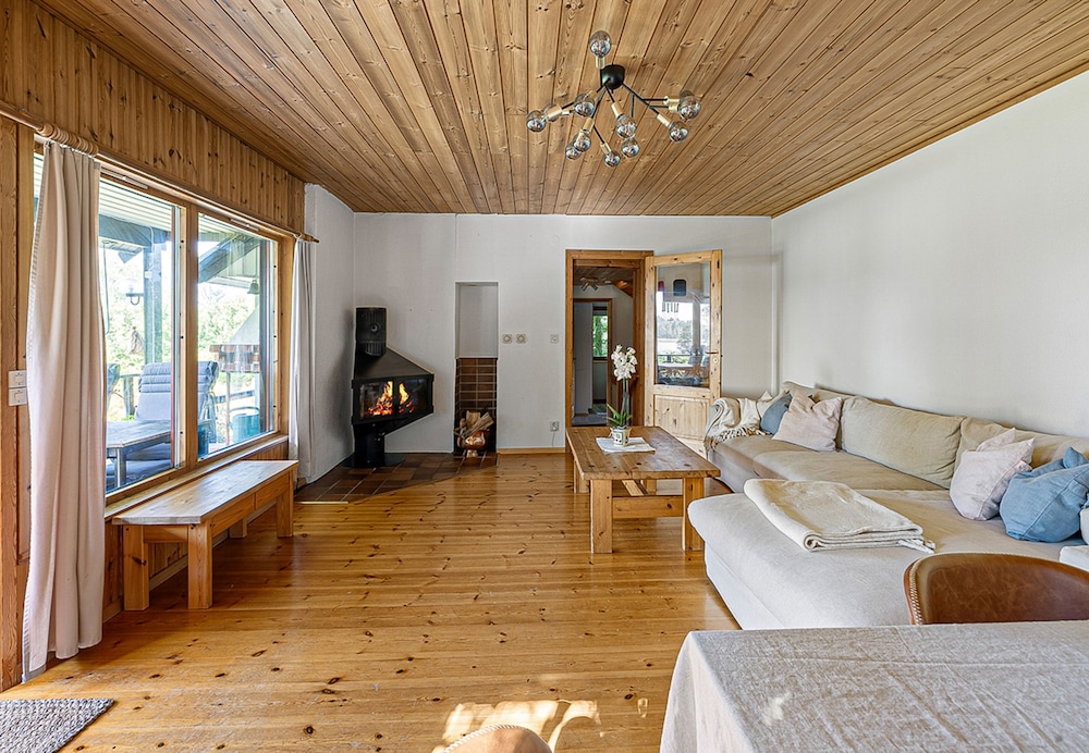 Dream Location With Lake View Near Brohof-golf