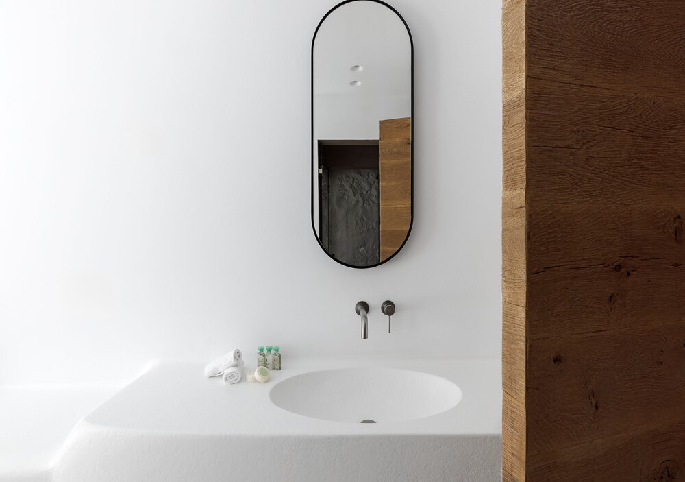 WhiteArt Suites
