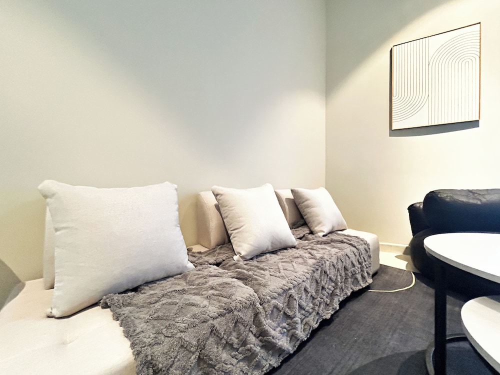 The Paxtonz by Manhattan Group