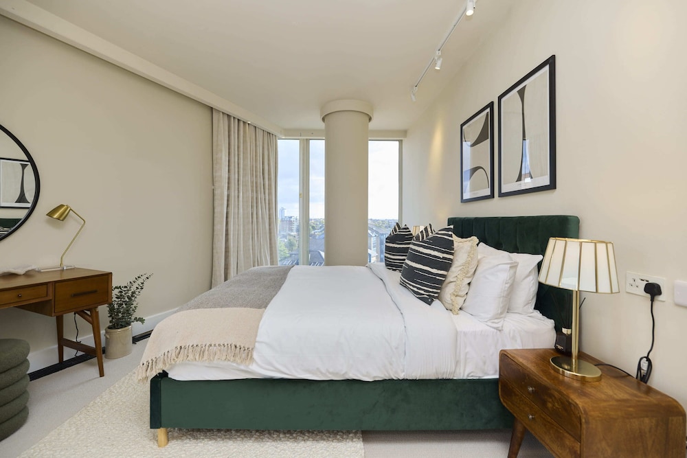 Battersea Riverside Luxury Apartment