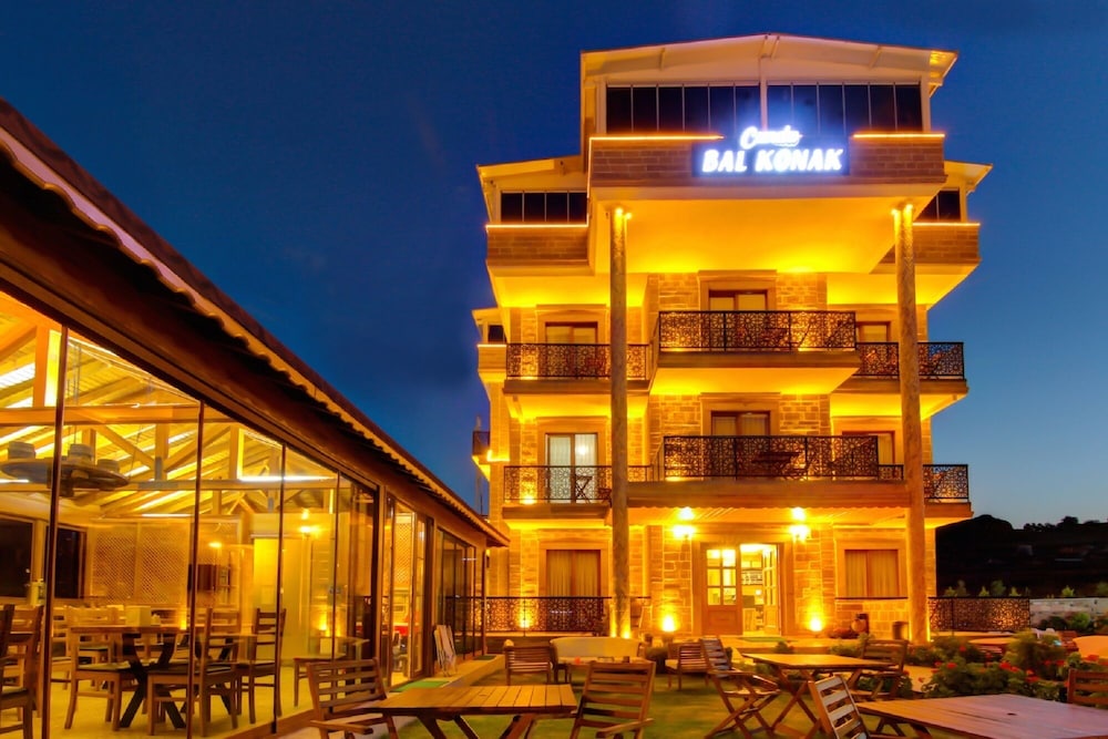 Hotel Cunda Bal Konak - Image 1