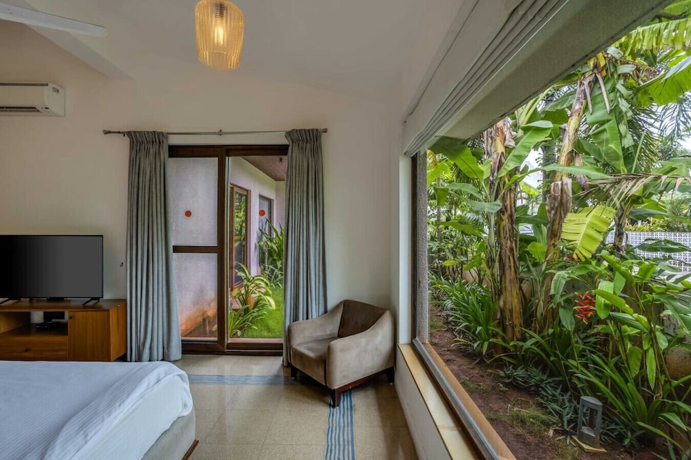 Villa Ayana 5bhk With Pool and Near the Beach