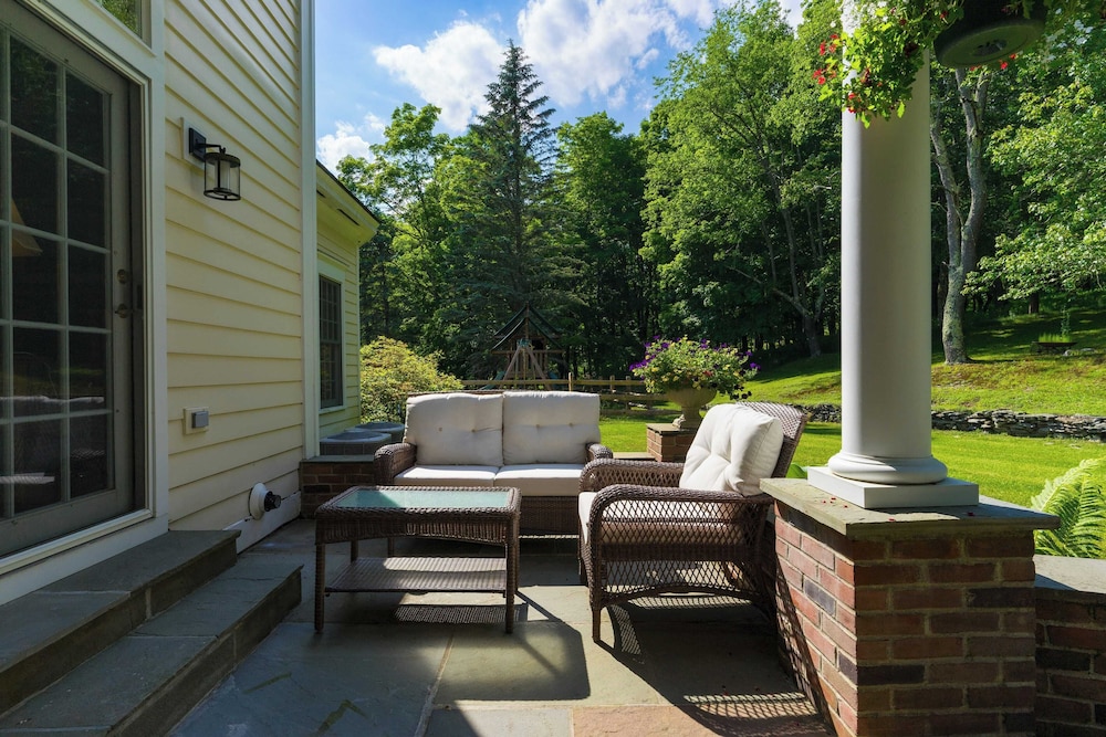 Secluded Berkshires Estate + Private Pond/pool,theater, Gym Sunny Pond