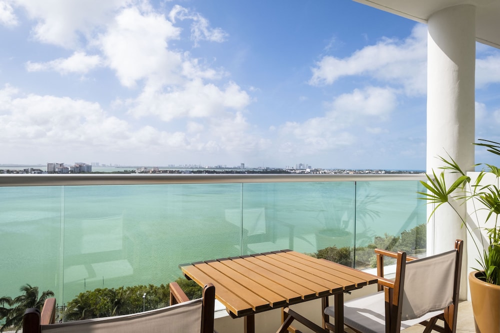 Hotel NYX Cancun All Inclusive