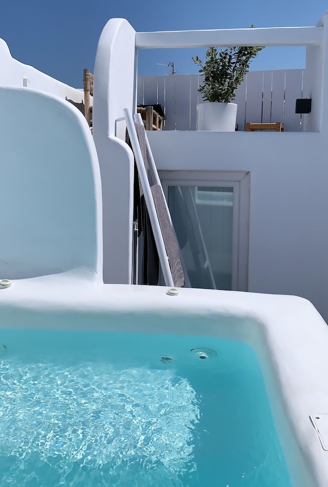 Roofs of Chora, Townhouse with Rooftop Pool - Adults Only view 3