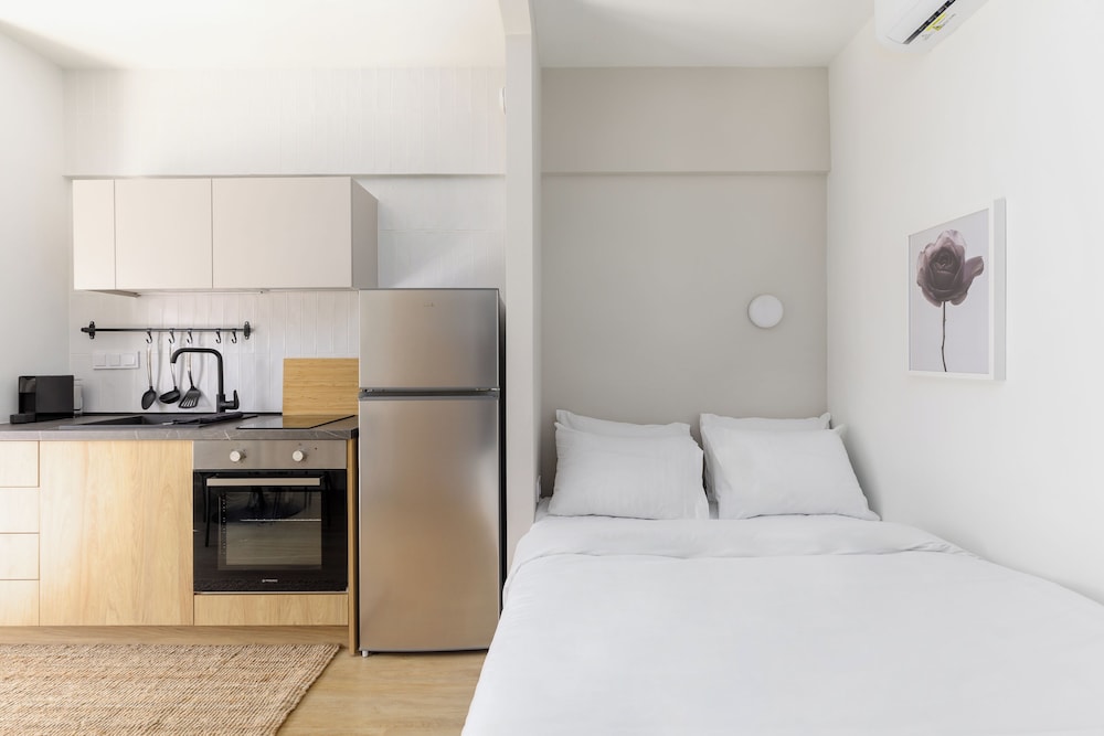 Amber Studios & Suites by halu
