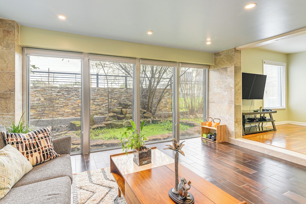 12 Mi to Dtwn Houston: Peaceful Home w/ Yard!