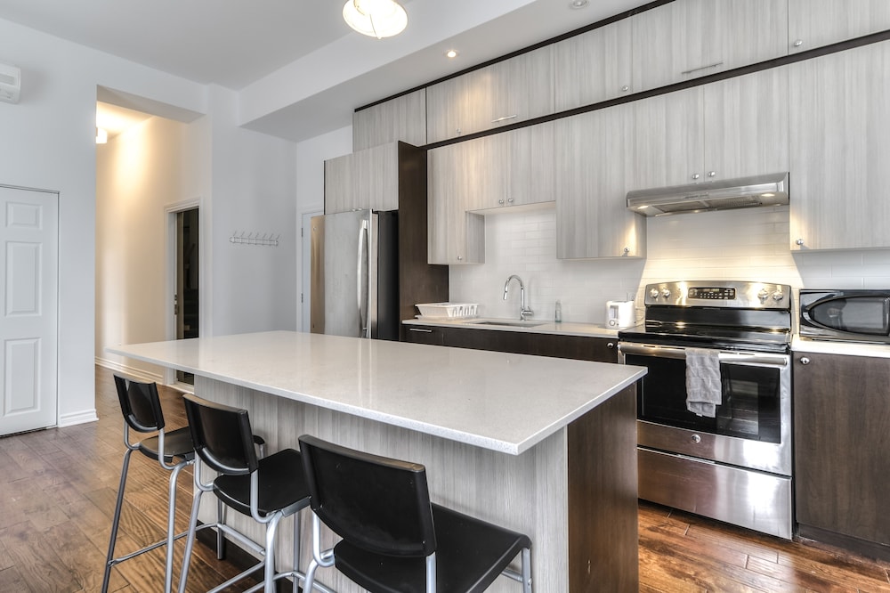 St Laurent Apartments