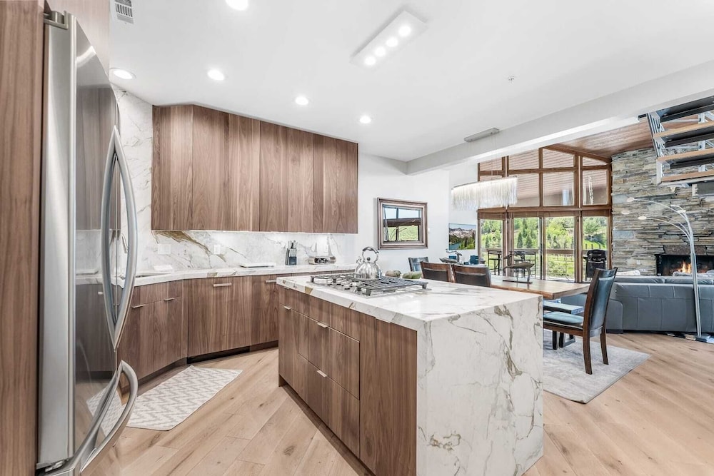 Walk to Slopes Hot Tub + Balcony + Views Mins to Main Street Deer Valley Haven by Avantstay