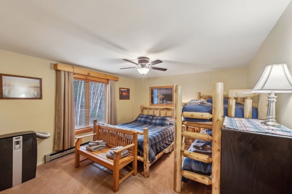 Straight Brook 5d - Adirondack-style Townhome 2 Bedroom Townhouse by The Summit at Gore Mountain