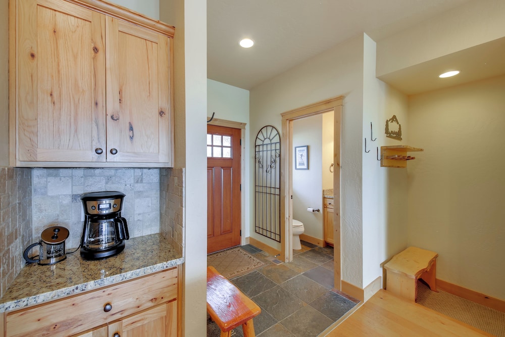 Walk to Schweitzer Village: Mountain-view Home