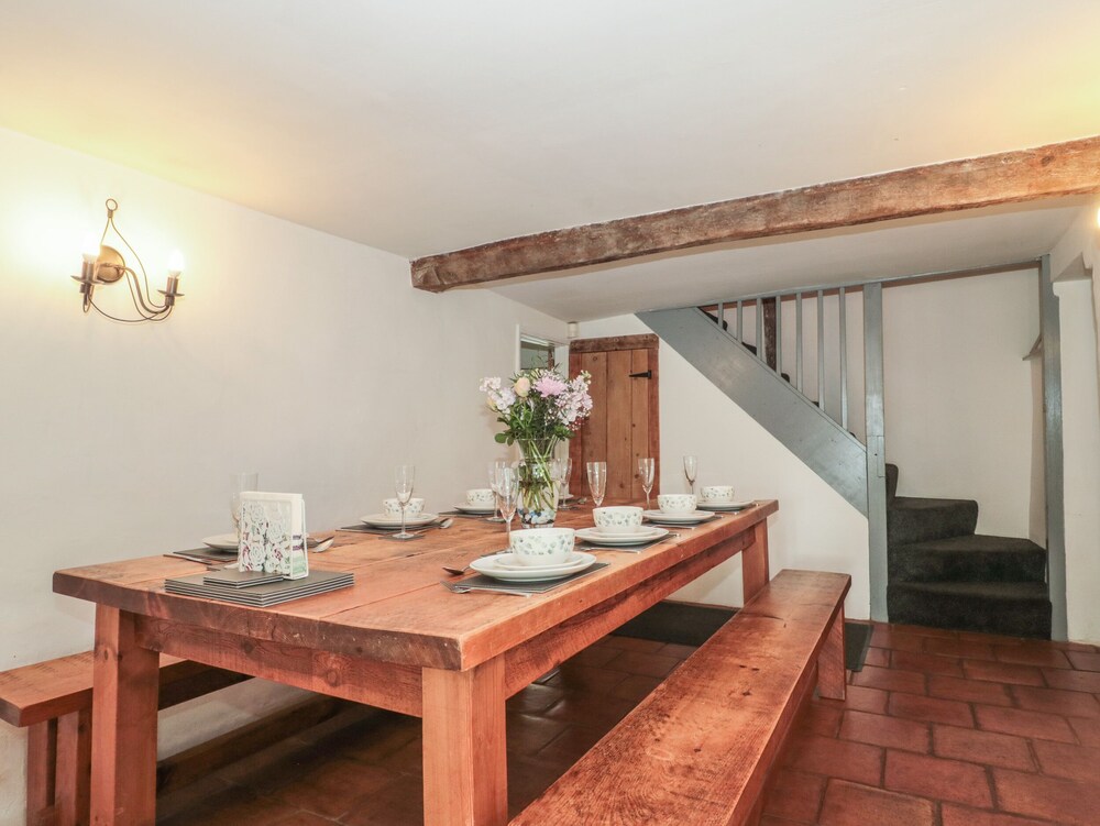 2 Pigsfoot Cottages