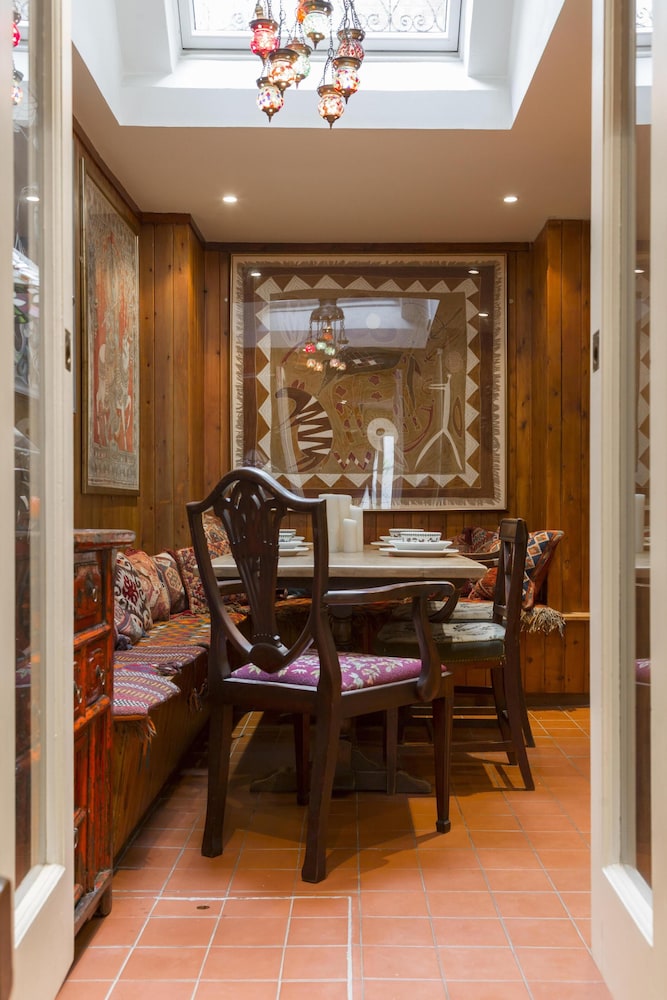 Godfrey Street II by Onefinestay