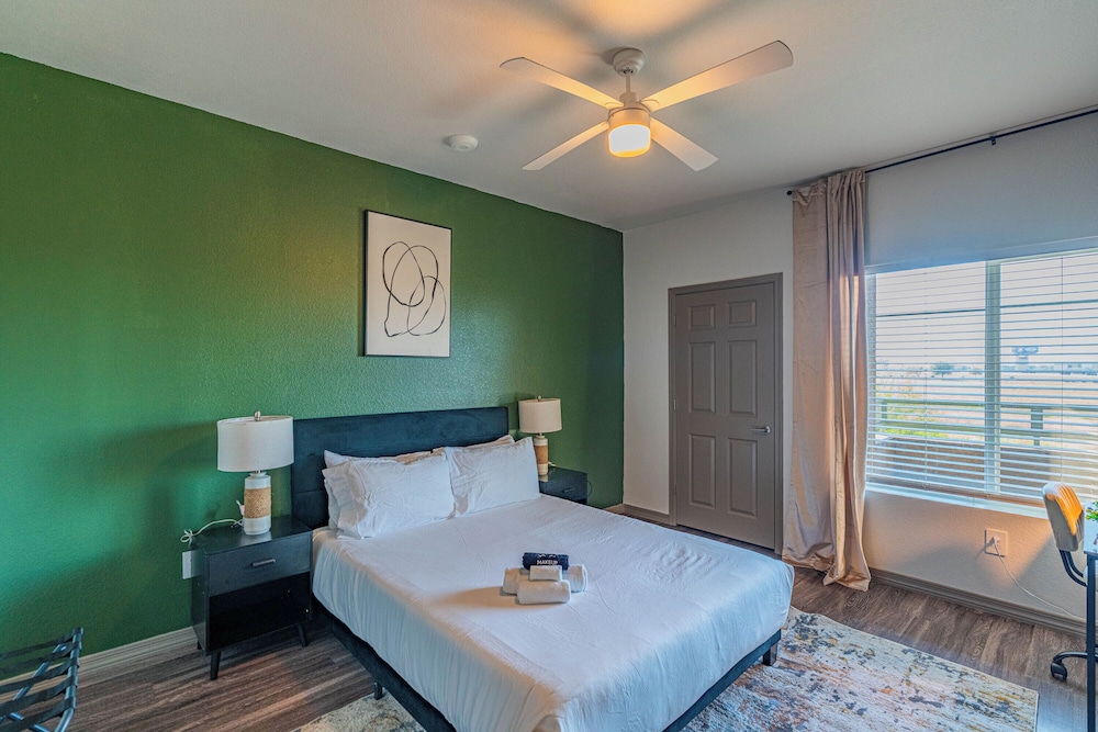 ROVE LIVING/KL - Cardinal 95