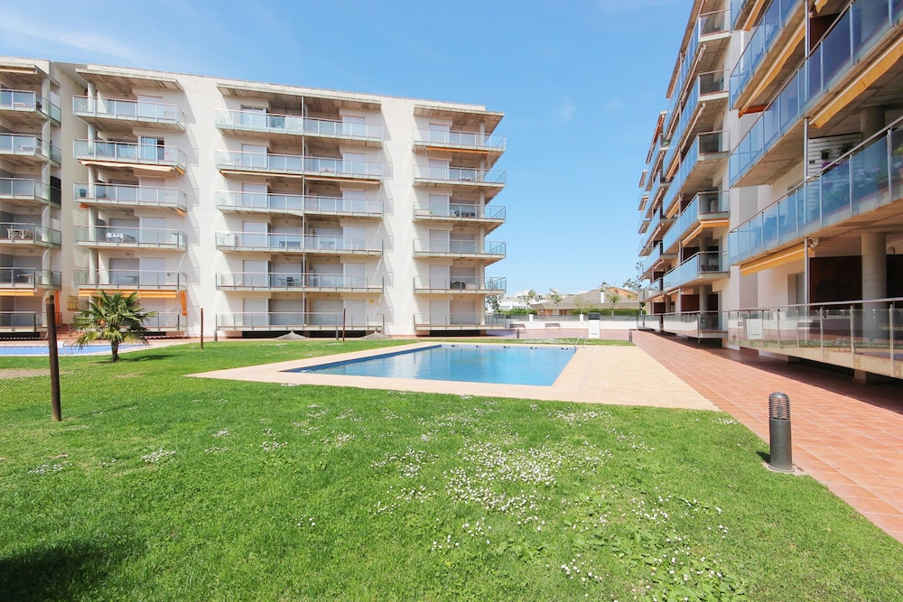 Apartment in Roses Near the Beach