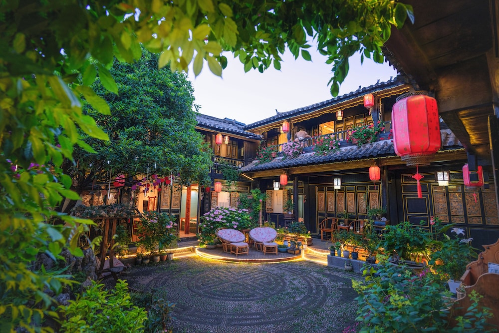 Yiyuan Snow Mountain View Historical Naxi House - Lijiang Old Town Mufu branch