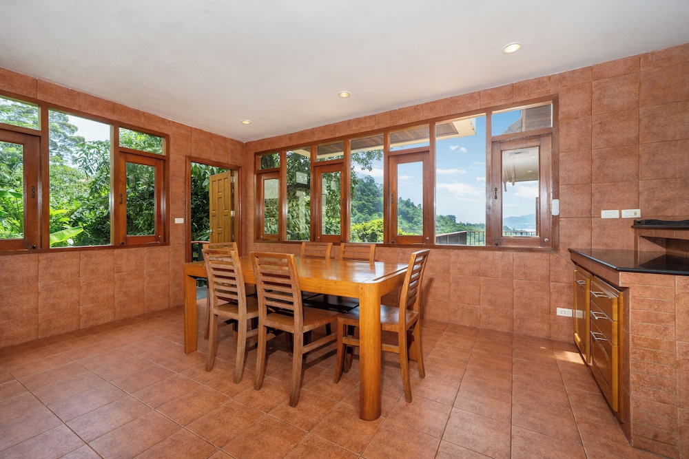 Emerald Hill Villas