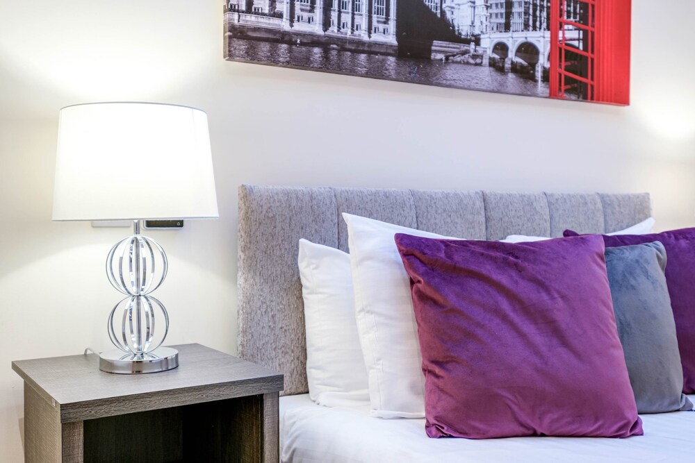 Luxury 3 Bedroom Apartment with Parking