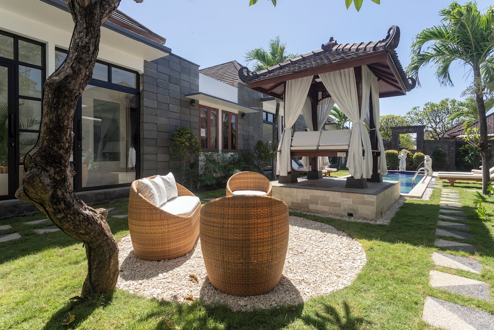 Emy Sanur