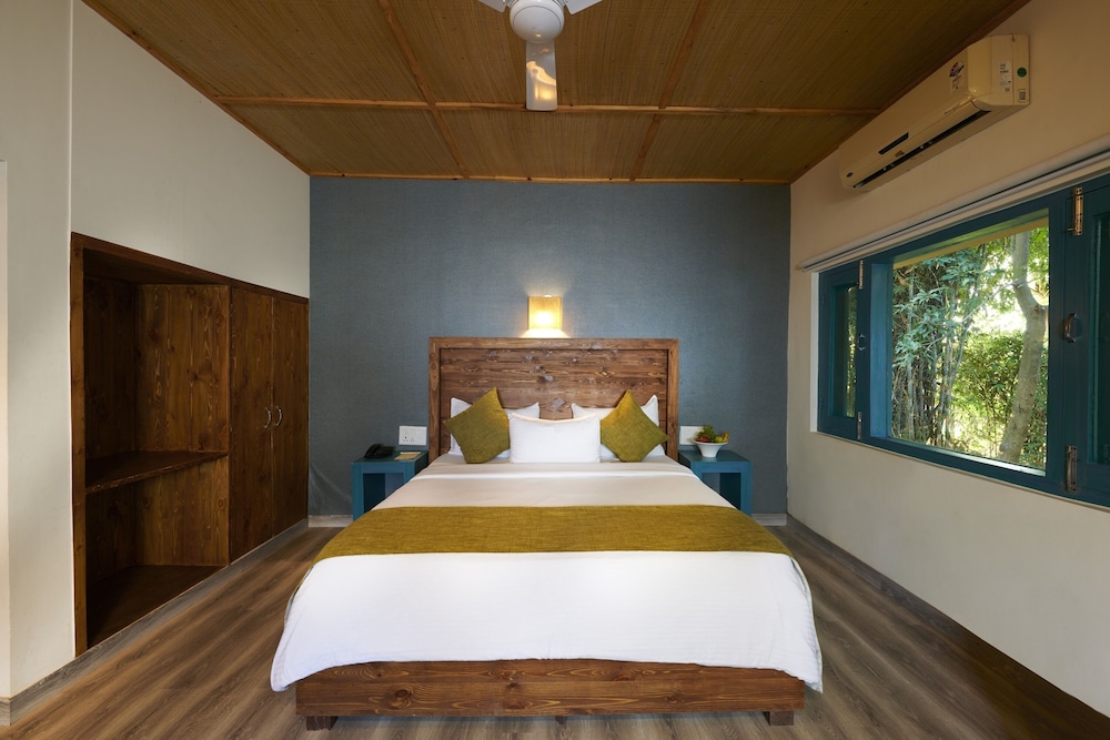 Aacorn Hideaway Resort & Spa
