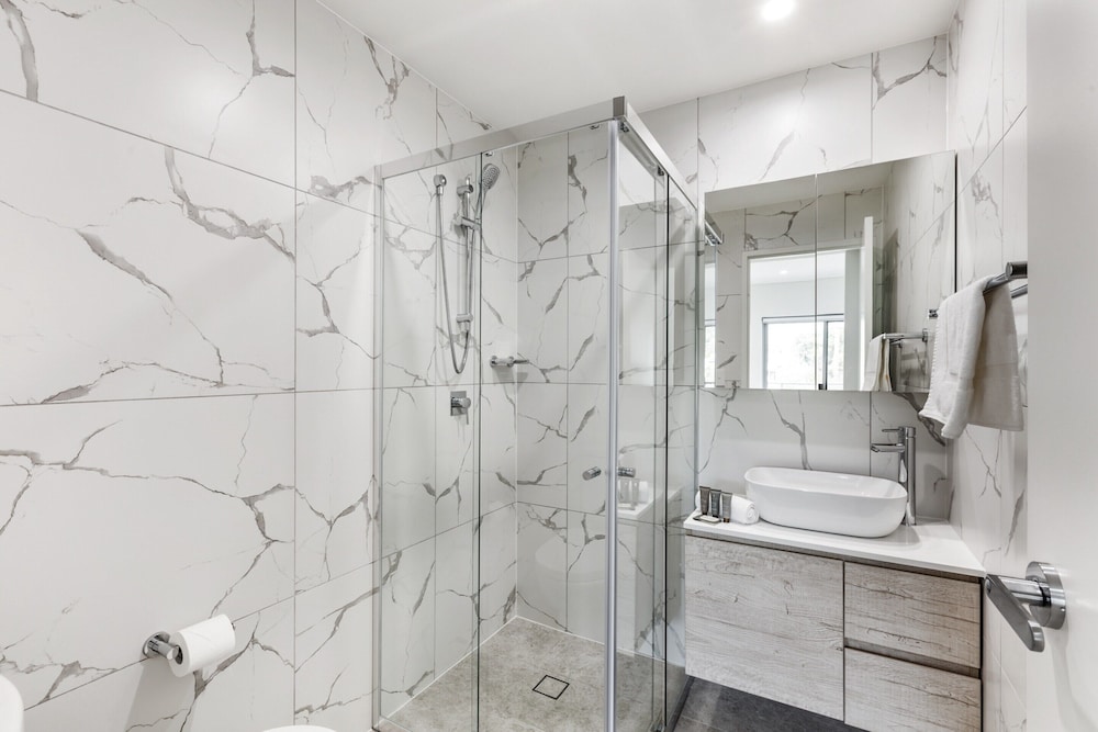 First Floor 3-bed Stunning Unit by The Ocean