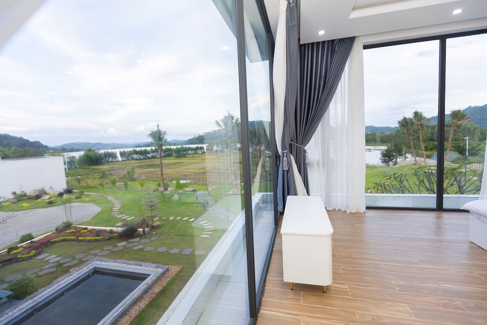TKH Resort