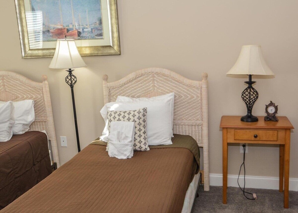 Magnolia Pointe 4878-402 2 Bedroom Condo