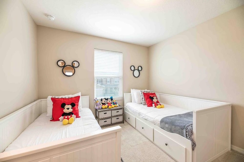 Super Chic-4 Bedroom Townhome IN Disney Area
