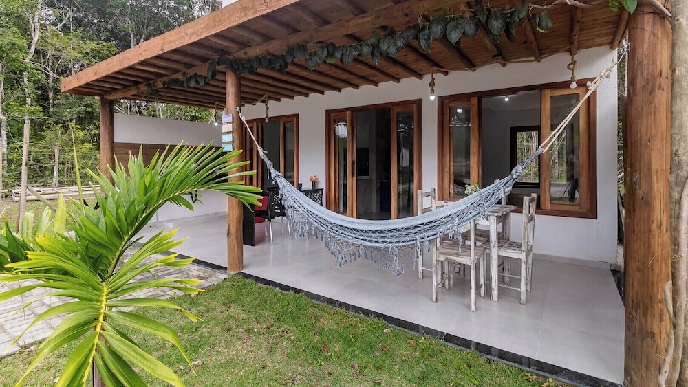 Itaka Reserva Piscina Hidro e Churrasqueira