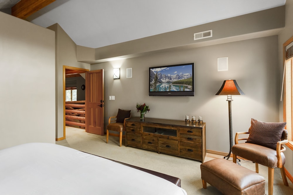 Deer Lake Village at Deer Valley Resort - Three Bedroom Condo with Loft and Hot Tub #2473 3 Condo