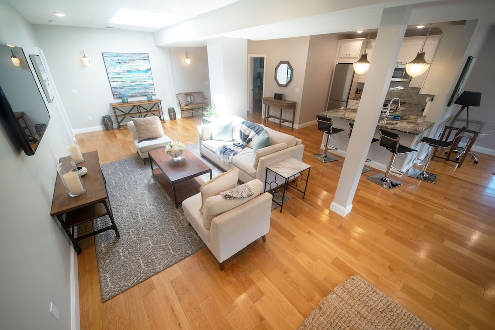 The Newport Lofts - 364 Thames Street