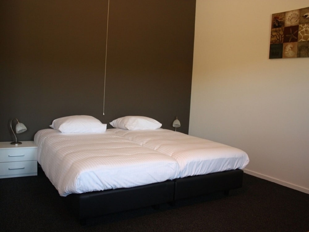 Group Accommodation 50 m From the Oosterschelde view 2