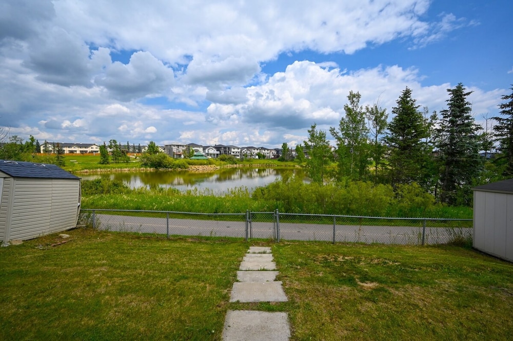 52-3 Bed Suite on Lake Central A C By Airport