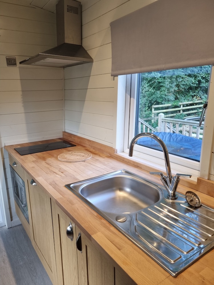 Glamping Hut - Riverview 4 view 4