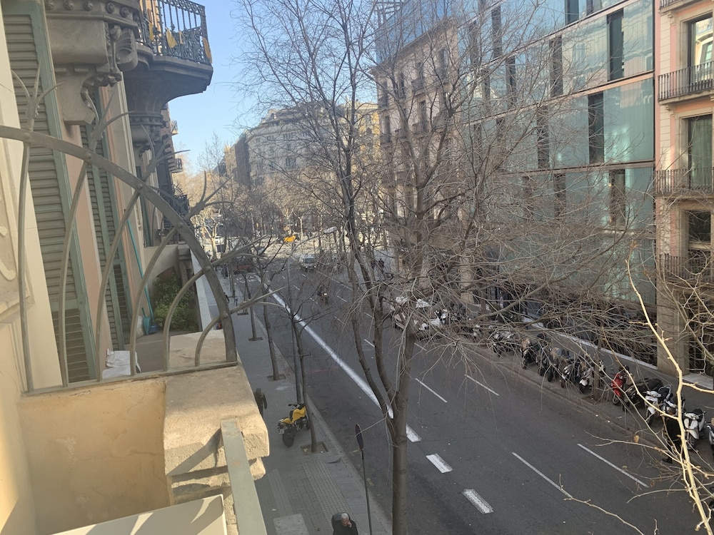 Ciudad Condal - Image 5