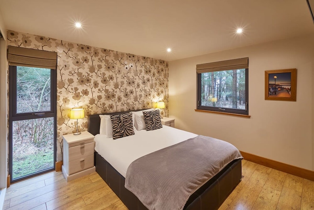 Host Stay Simon Howe Lodge