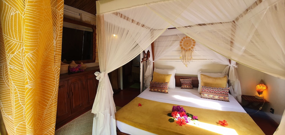 Ravoraha Ecolodge