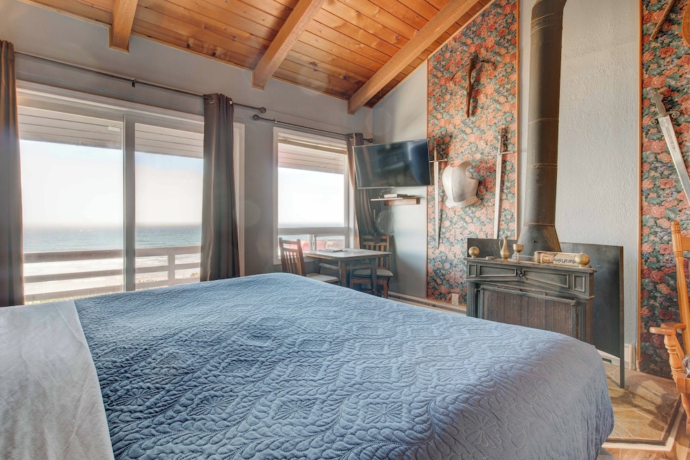 Moolack Shores Inn