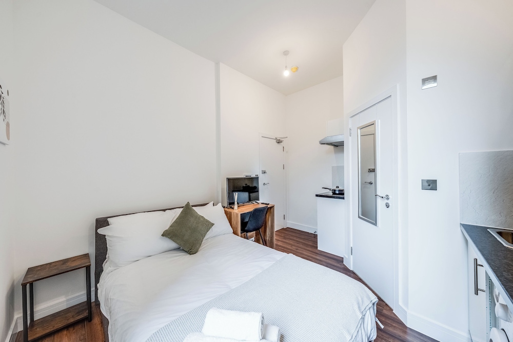 Camberwell High Spec 6-Studio Unit Block