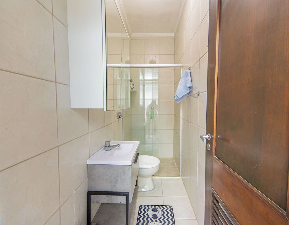 Casa Pet Friendly com 3 su tes a 200m da Praia